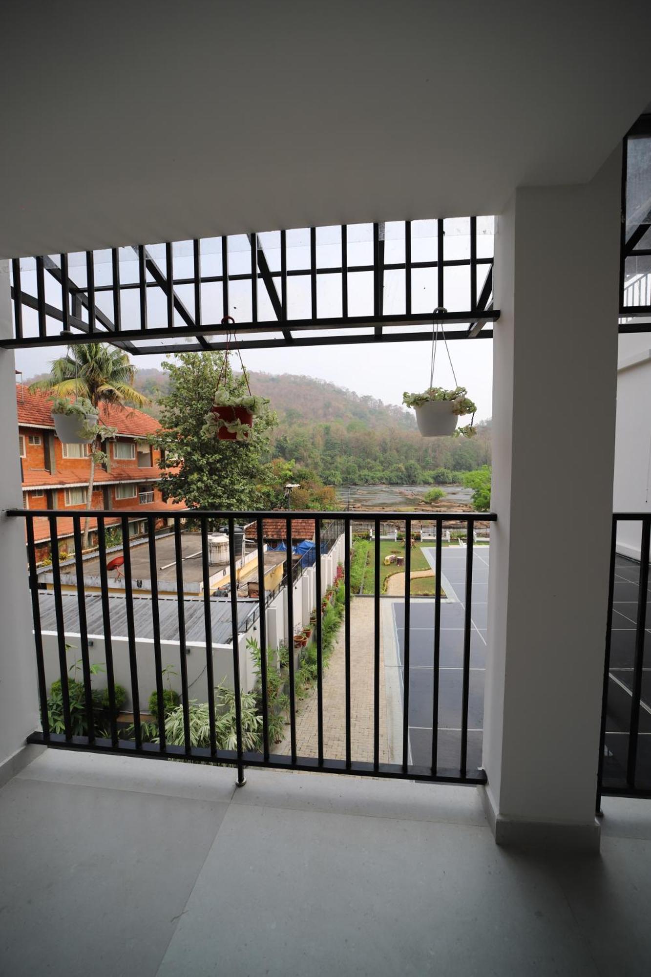 Seeheim Resorts Athirappilly Exterior photo